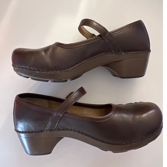 Dansko Brown Savanna Embossed Leather Mary Jaine Comfort Clogs Size 40 US 9.5-10 - Picture 2 of 7